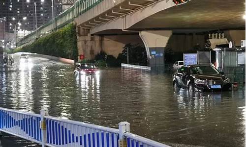 今天有大暴雨吗几点钟下_今晚大暴雨是哪些地方